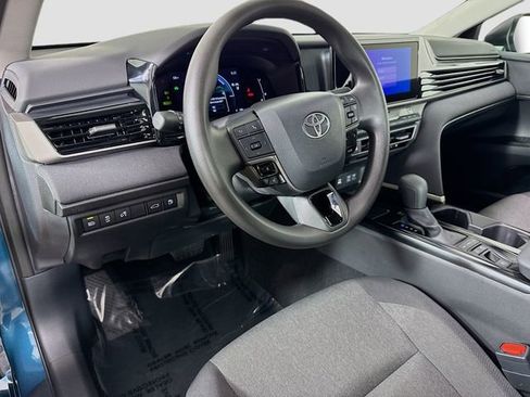 Used 2025 Toyota Camry LE AWD/4WD image 18
