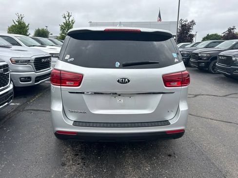 Used 2019 Kia Sedona LX FWD image 3