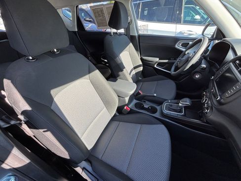 Used 2025 Kia Soul LX w/ LX Technology Package image 37