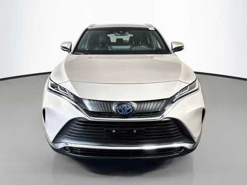 Used 2021 Toyota Venza XLE w/ Softex Package AWD/4WD image 2