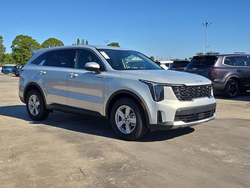 New 2026 Kia Sorento LX image 2