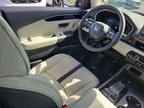 New 2026 Honda Pilot EX-L image 3