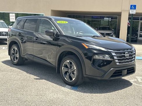 Used 2024 Nissan Rogue SV FWD image 4