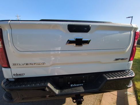 Used 2026 Chevrolet Silverado 1500 ZR2 AWD/4WD image 5