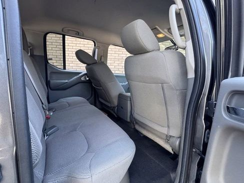 Used 2021 Nissan Frontier SV image 11