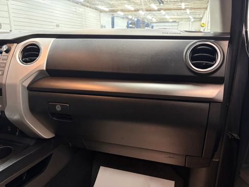 Used 2019 Toyota Tundra SR5 AWD/4WD image 31