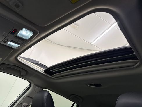 Used 2019 Subaru Outback 2.5i Limited w/ Popular Package #2 image 24