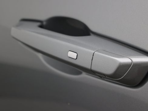 Used 2025 GMC Acadia Elevation FWD image 12