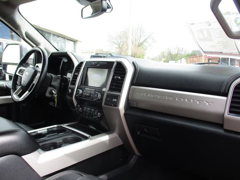 Used 2021 Ford F250 Lariat w/ Lariat Value Package AWD/4WD image 30