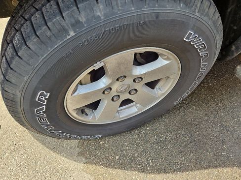 Used 2011 RAM 1500 Classic SLT image 4