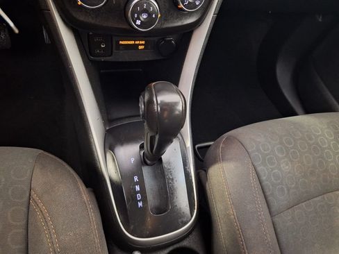 Used 2021 Chevrolet Trax LS w/ Tint and Cruise Package FWD image 16