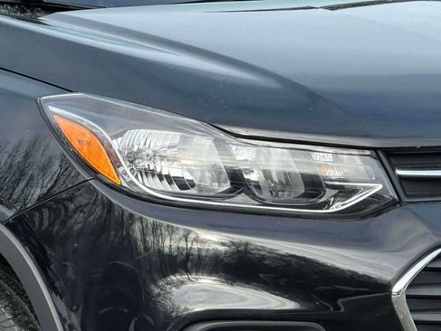 Used 2022 Chevrolet Trax LS w/ Tint and Cruise Package image 8