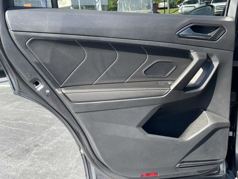 Certified 2023 Volkswagen Tiguan SE image 11