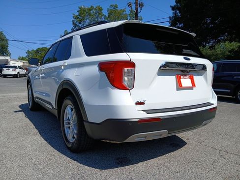 Used 2022 Ford Explorer XLT w/ Equipment Group 202A RWD image 8