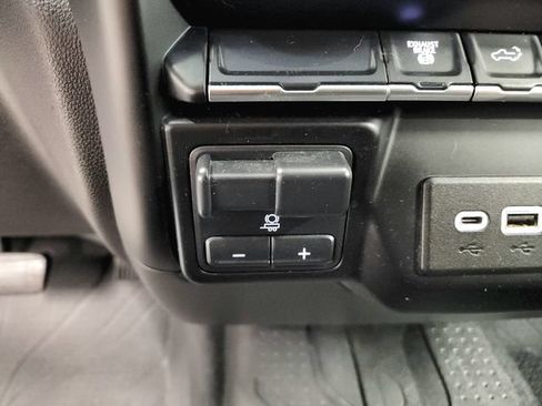 Used 2021 Chevrolet Silverado 2500 LT w/ Gooseneck/5TH Wheel Package AWD/4WD image 39