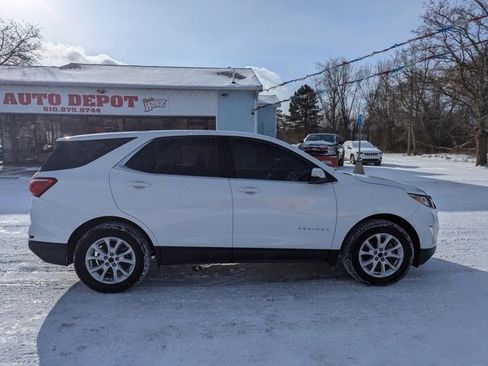 Used 2019 Chevrolet Equinox LT image 2