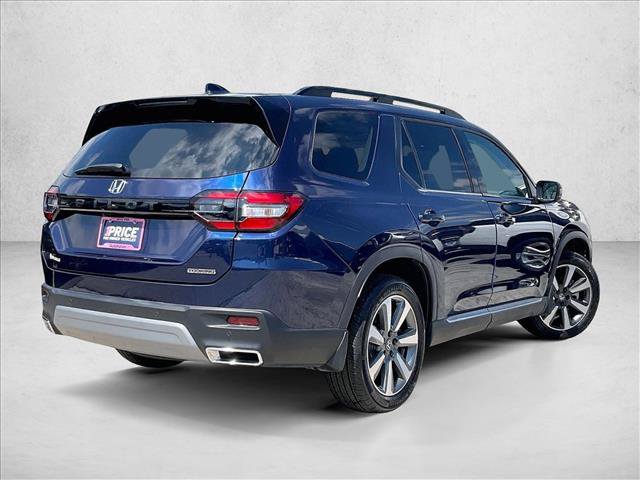 Used 2025 Honda Pilot Touring image 2