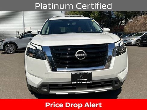 Certified 2025 Nissan Pathfinder Platinum AWD/4WD image 6