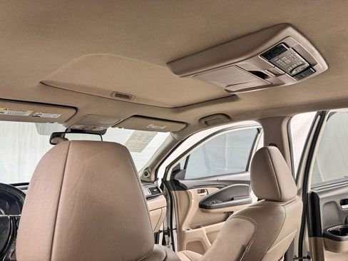 Used 2016 Honda Pilot Touring image 14