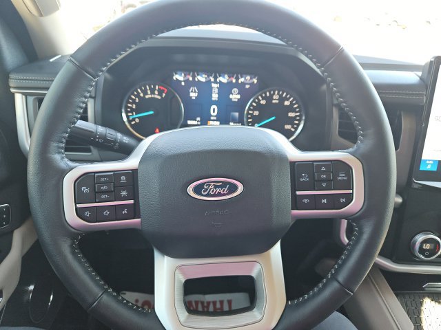 Used 2024 Ford Expedition XLT RWD image 19