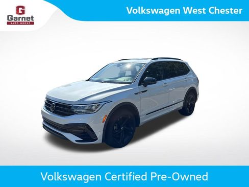 Used 2024 Volkswagen Tiguan SE R-Line AWD/4WD image 1
