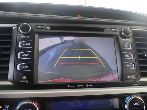 Used 2016 Toyota Highlander Limited image 13