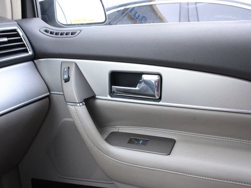 Used 2012 Lincoln MKX AWD image 22