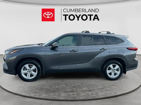 Used 2023 Toyota Highlander L FWD image 2