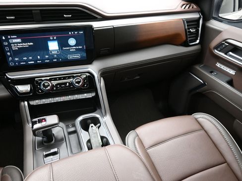 Used 2024 GMC Sierra 1500 Denali w/ Denali Reserve Package image 39