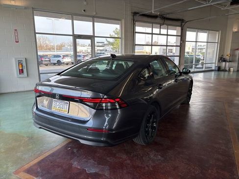 Used 2025 Honda Accord SE image 7