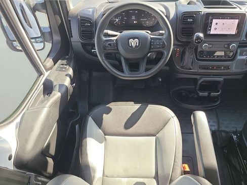 Used 2025 RAM ProMaster 2500 w/ Convenience Group FWD image 10