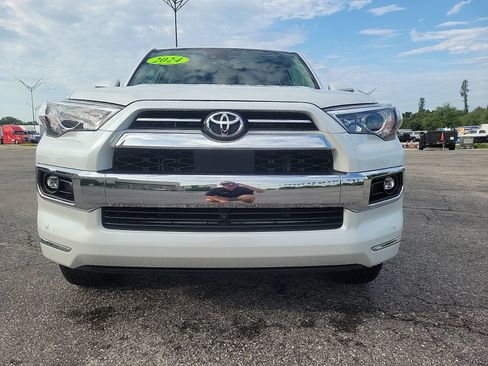 Used 2024 Toyota 4Runner Limited AWD/4WD image 4