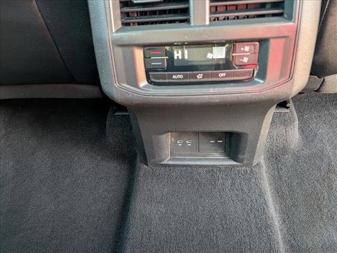 Used 2023 Volkswagen Atlas SE w/ Panoramic Sunroof Package image 16