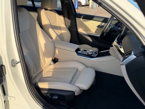 Used 2023 BMW 330i Sedan w/ Premium Package RWD image 18