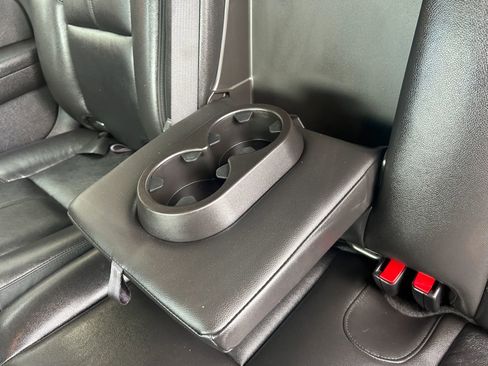 Used 2013 Chevrolet Avalanche LT image 36