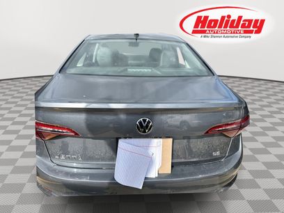 Used 2023 Volkswagen Jetta SE w/ Panoramic Sunroof Package