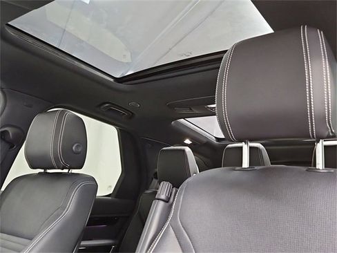 Used 2023 Land Rover Discovery S R-Dynamic image 48