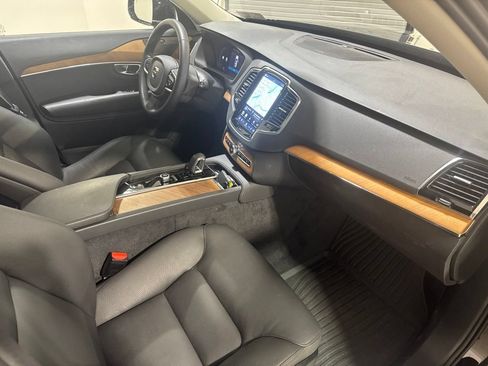 Used 2025 Volvo XC90 T8 Plus w/ Protection Package AWD/4WD image 28