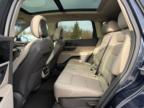 Used 2024 Lincoln Nautilus Reserve w/ Equipment Group 202A image 11