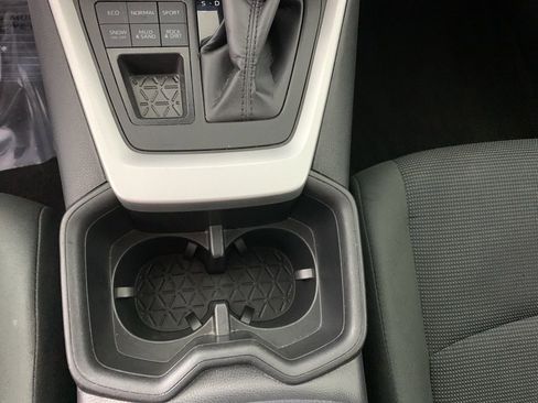 Used 2024 Toyota RAV4 LE AWD/4WD image 25