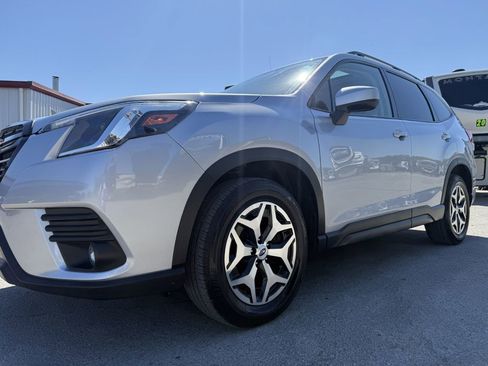 Used 2024 Subaru Forester Premium AWD/4WD image 8