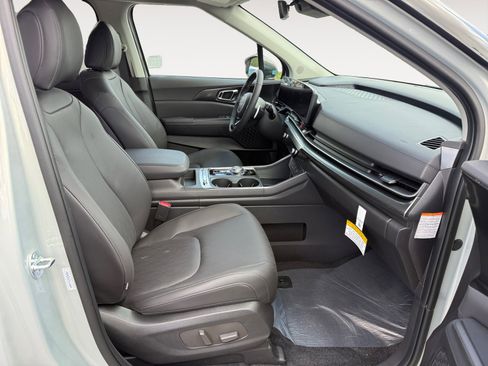 New 2026 Kia Carnival SX FWD image 18