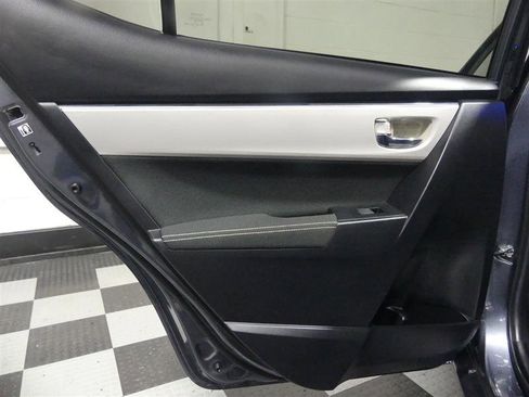 Used 2019 Toyota Corolla LE image 23