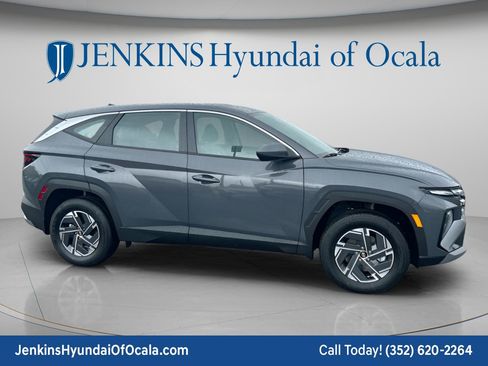 New 2026 Hyundai Tucson Blue SE AWD/4WD image 2