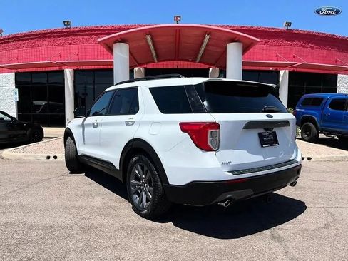 Used 2021 Ford Explorer XLT w/ Equipment Group 202A RWD image 5
