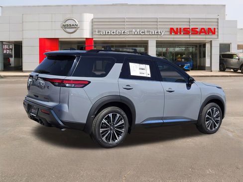 New 2026 Nissan Pathfinder Platinum FWD image 3