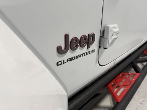 Used 2025 Jeep Gladiator Rubicon image 24