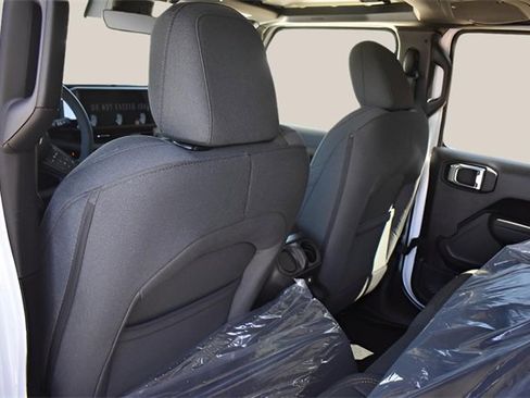 New 2025 Jeep Gladiator Sport image 13