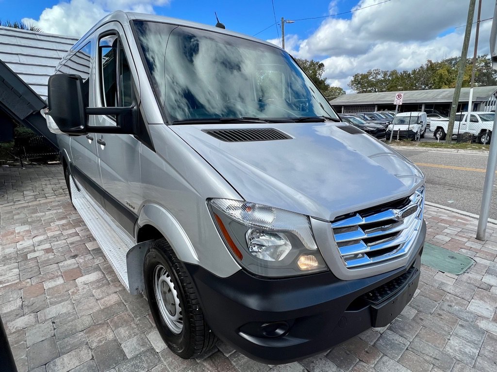 Used 2014 Freightliner Sprinter 2500 RWD image 2