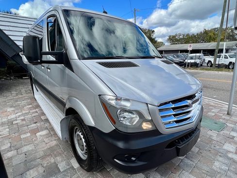 Used 2014 Freightliner Sprinter 2500 image 2